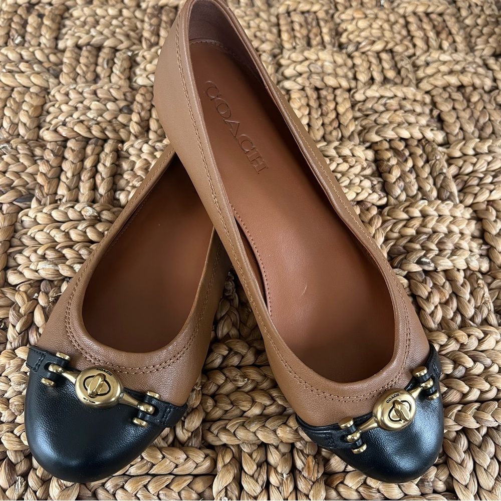 COACH LEILA BALLET FLATS.            7B